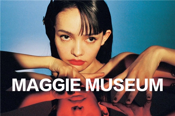 麻吉博物馆Maggie Museum透明印花唇釉